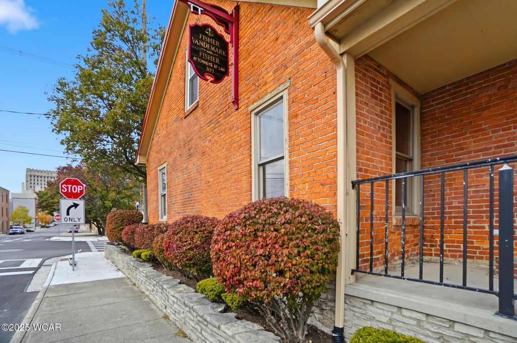 Photo of 303 E High Street, Lima, OH 45801 (MLS # 308731)