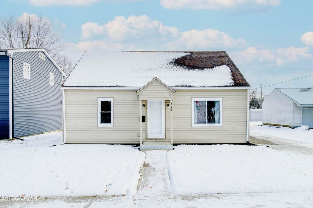 Photo of 716 Moening Street, Delphos, OH 45833 (MLS # 308946)