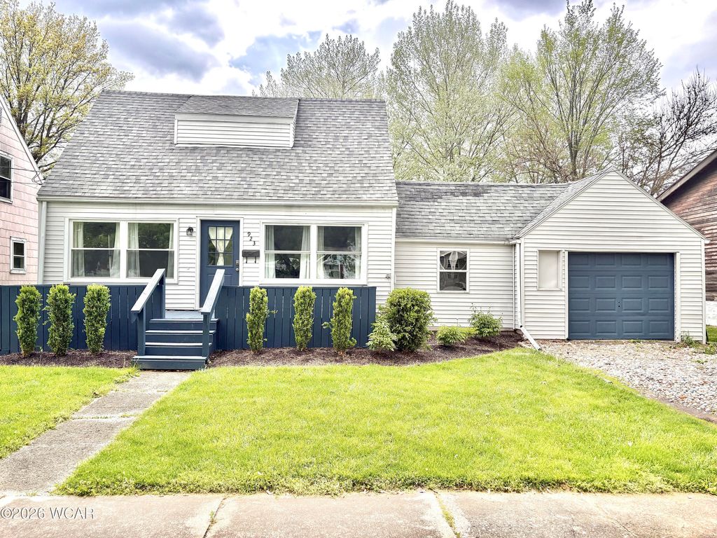 Photo of 923 Burch Avenue, Lima, OH 45801 (MLS # 310138)