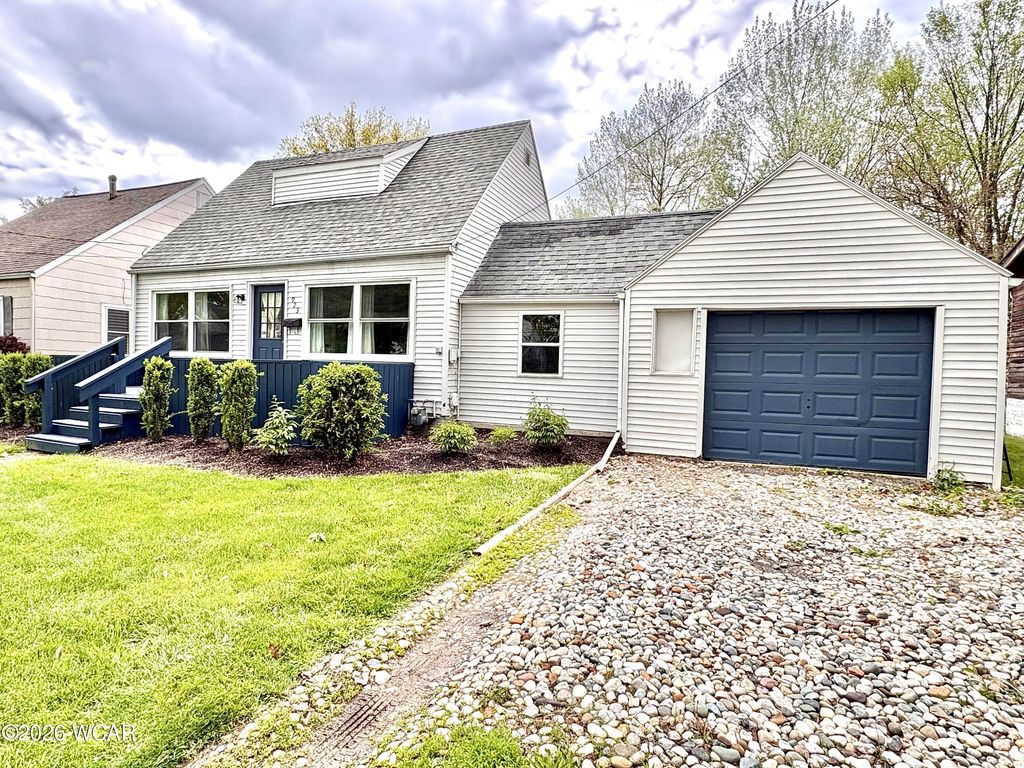 Photo of 923 Burch Avenue, Lima, OH 45801 (MLS # 310138)