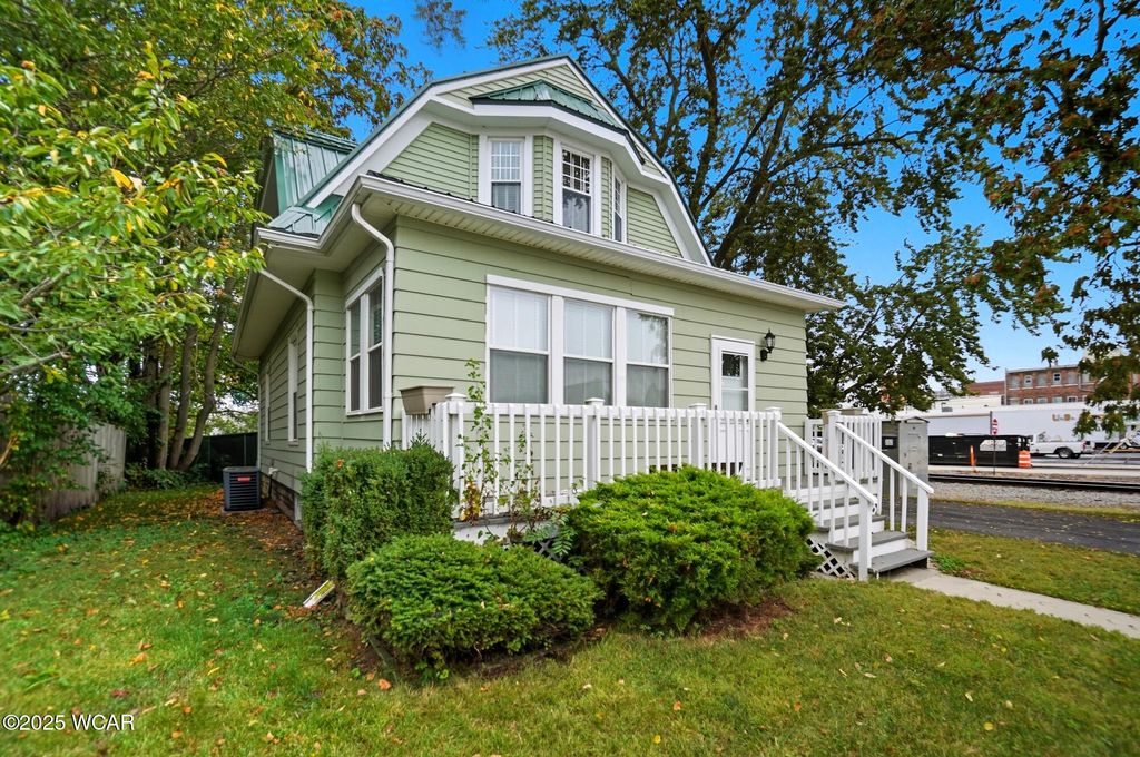 Photo of 202 N Jefferson Street, Van Wert, OH 45891 (MLS # 308310)