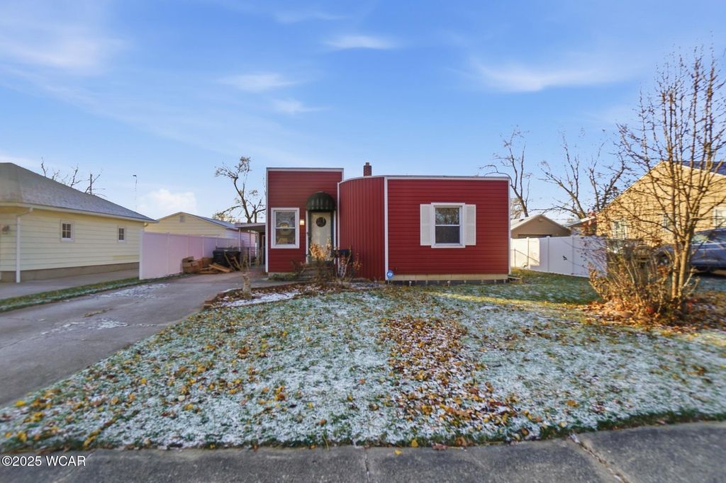 Photo of 645 O CONNOR Avenue, Lima, OH 45801 (MLS # 308947)