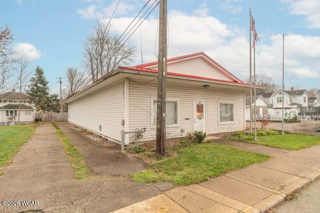 Photo of 207 W Water Street, Sidney, OH 45365 (MLS # 309754)