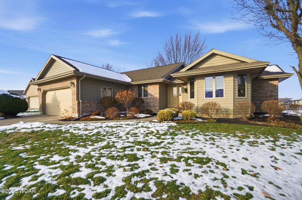 Photo of 115 Oak View Court, Lima, OH 45804 (MLS # 309008)