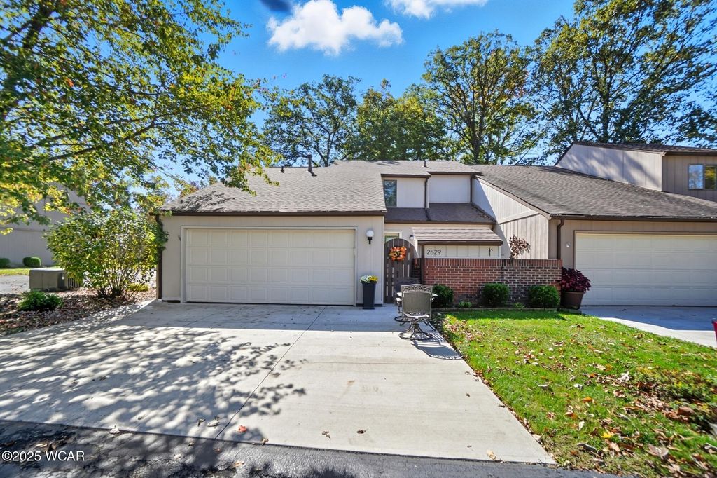 Photo of 2529 Struthmore Drive, Lima, OH 45806 (MLS # 308488)