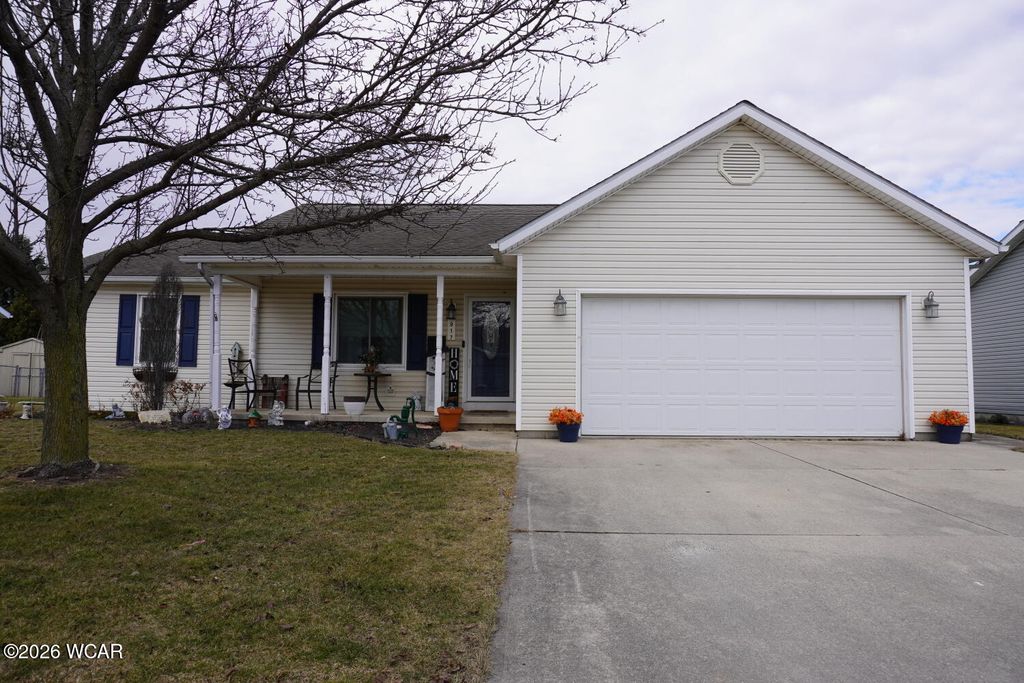 Photo of 917 Sunrise Drive, Wapakoneta, OH 45895 (MLS # 309570)