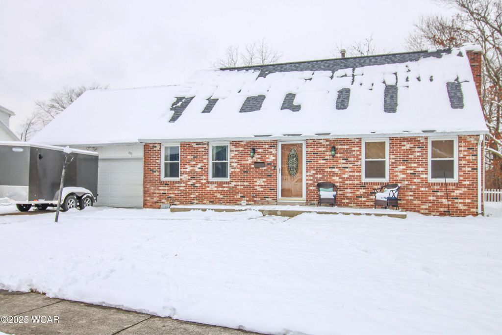 Photo of 633 Canyon Drive, Lima, OH 45804 (MLS # 308958)