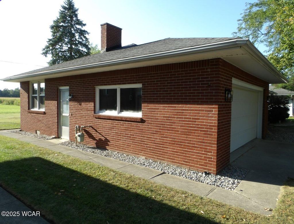 Photo of 818 S Ludwig Avenue, Gibsonburg, OH 43431 (MLS # 307990)
