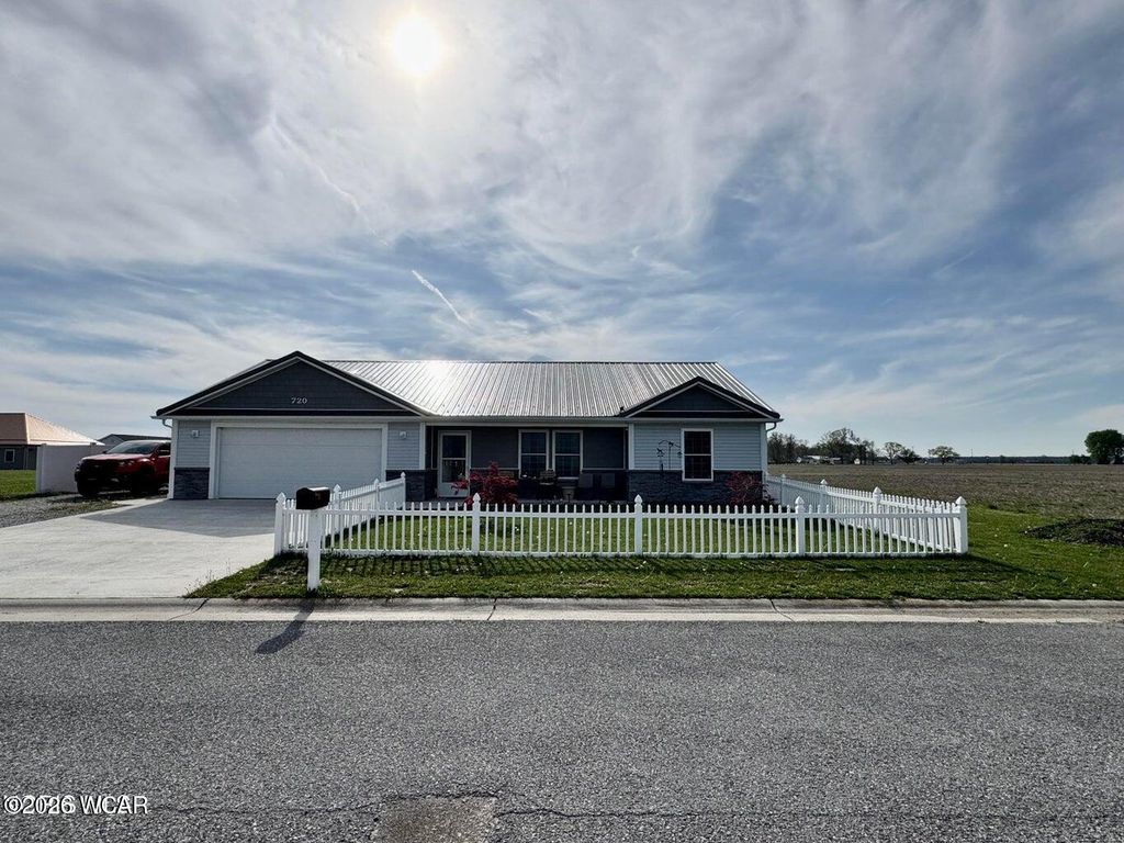 Photo of 720 Bergman Drive, Sherwood, OH 43556 (MLS # 310106)