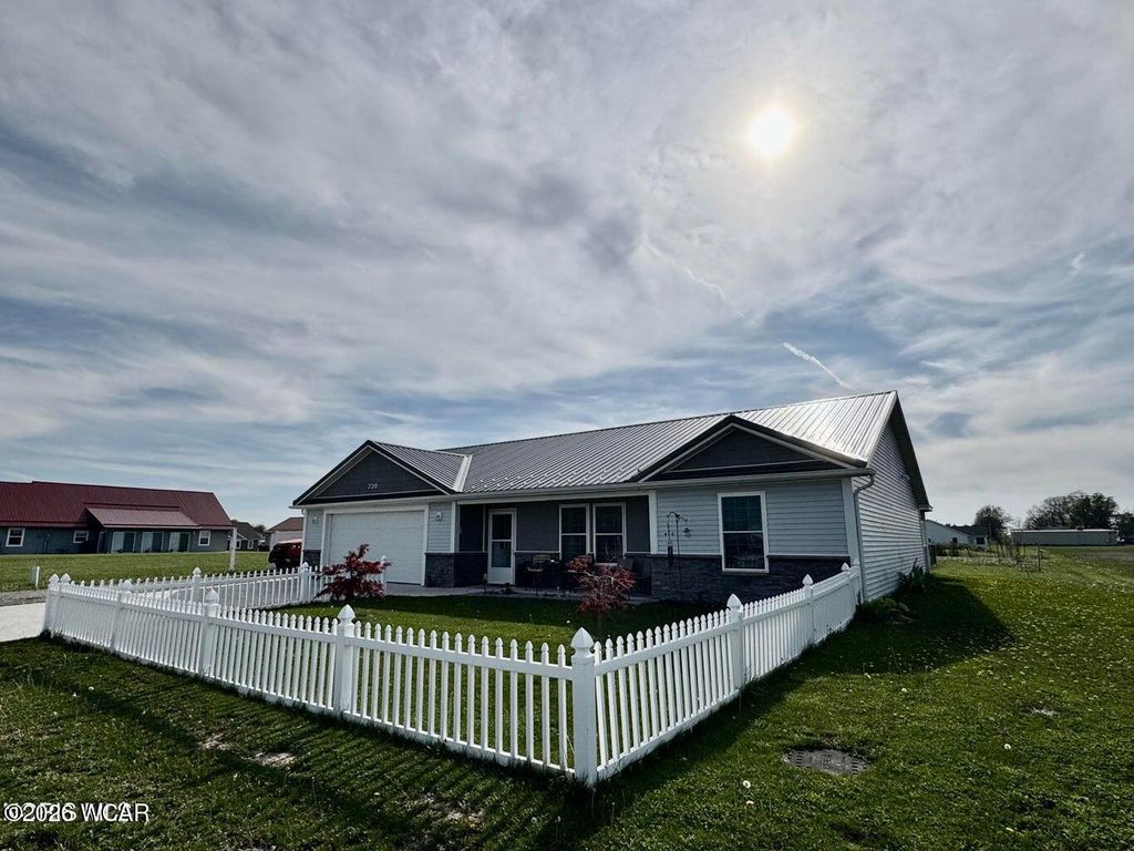 Photo of 720 Bergman Drive, Sherwood, OH 43556 (MLS # 310106)