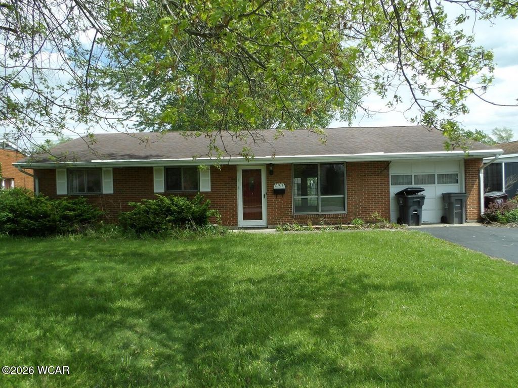 Photo of 2104 Virginia Avenue, Lima, OH 45801 (MLS # 310146)