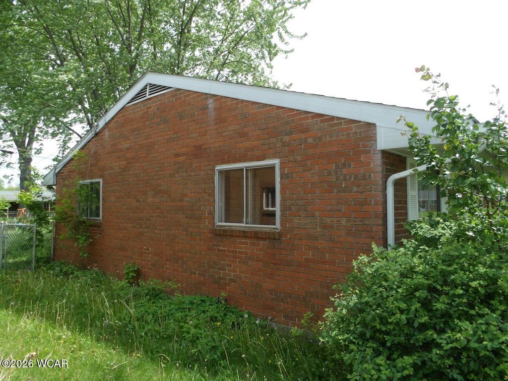 Photo of 2104 Virginia Avenue, Lima, OH 45801 (MLS # 310146)