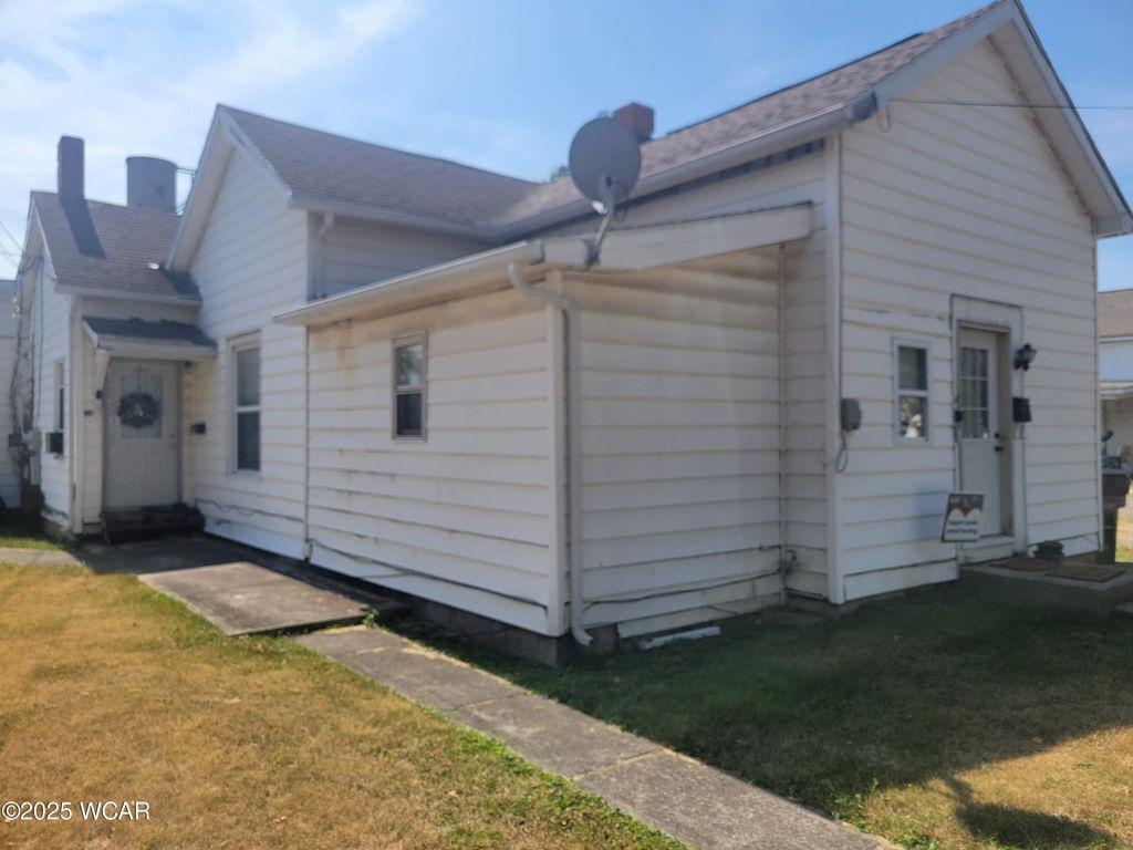 Photo of 211 W Buckeye Avenue, Ada, OH 45810 (MLS # 308572)