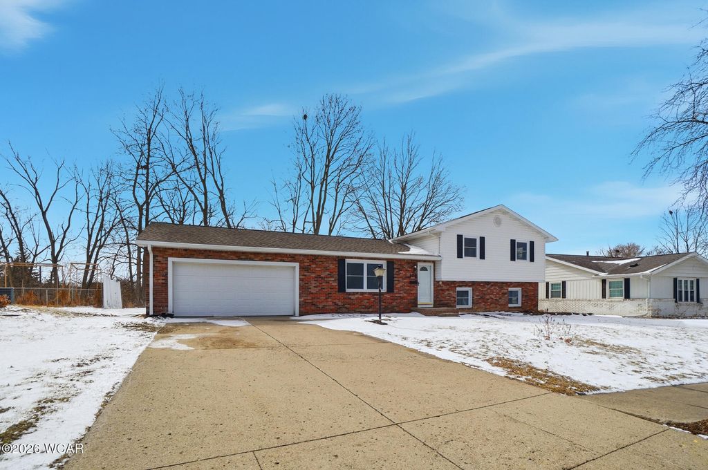 Photo of 108 Valley Way, Lima, OH 45804 (MLS # 309136)