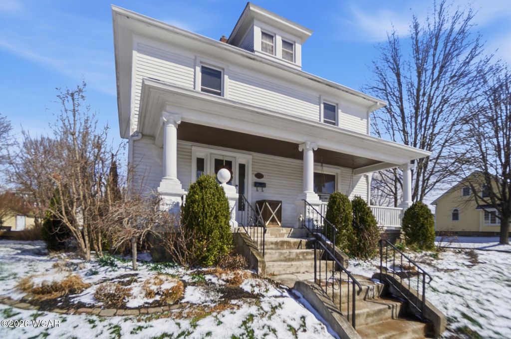 Photo of 602 W Benton Street, Wapakoneta, OH 45895 (MLS # 309660)