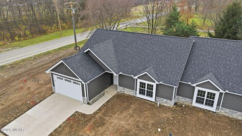 Photo of 2882 Autumn Lake Drive, Lima, OH 45801 (MLS # 308923)