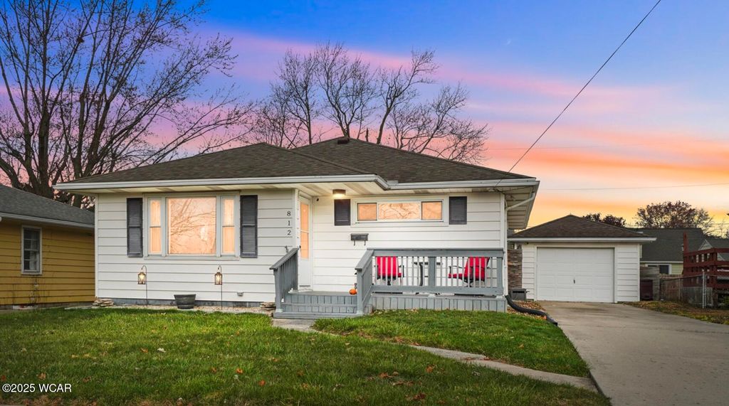 Photo of 812 W Ashton Avenue W, Lima, OH 45801 (MLS # 308925)