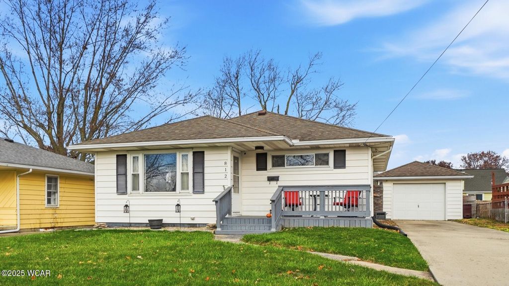 Photo of 812 W Ashton Avenue W, Lima, OH 45801 (MLS # 308925)