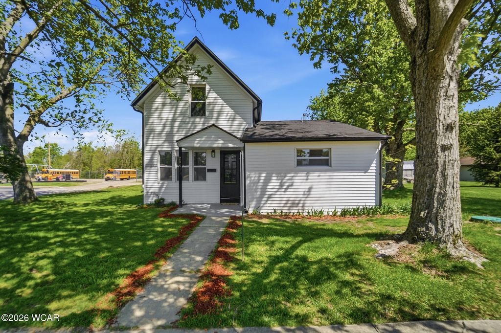 Photo of 206 W Perry Street, Grover Hill, OH 45849 (MLS # 310121)
