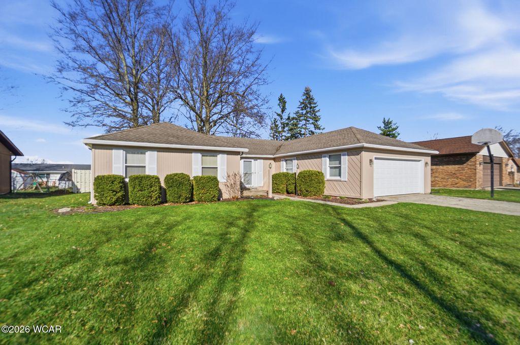 Photo of 1629 Chandler Drive, Lima, OH 45805 (MLS # 309836)