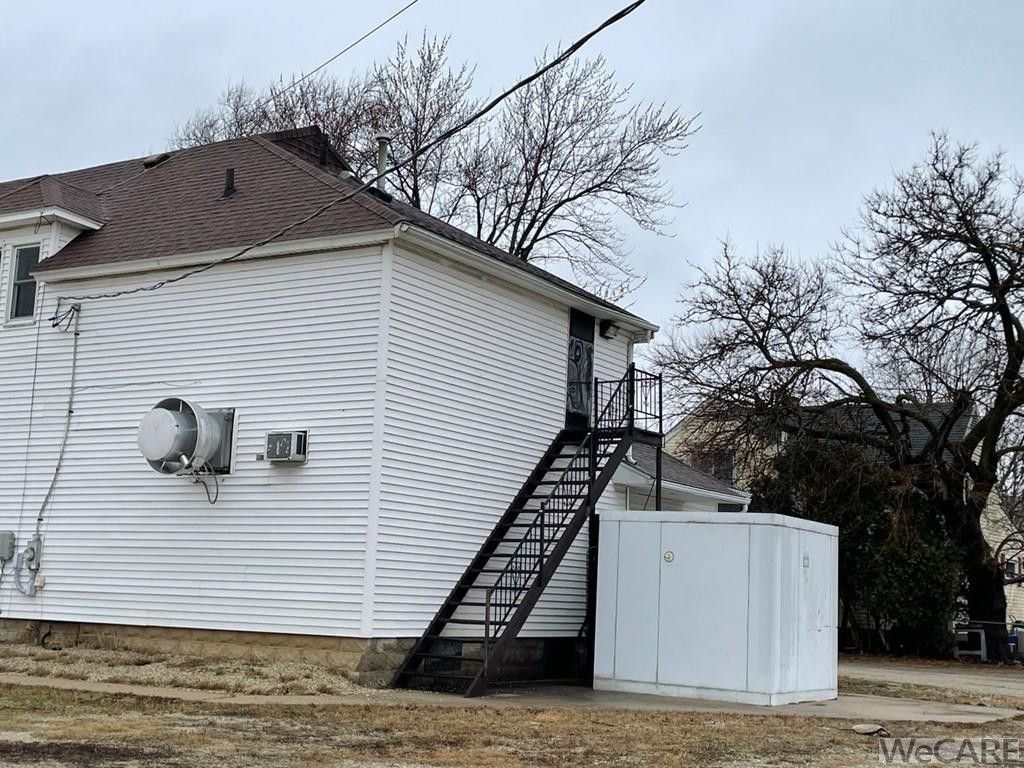 Photo of 1040 S Wayne Street, Saint Marys, OH 45885 (MLS # 309013)