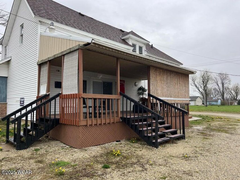 Photo of 1040 S Wayne Street, Saint Marys, OH 45885 (MLS # 309013)