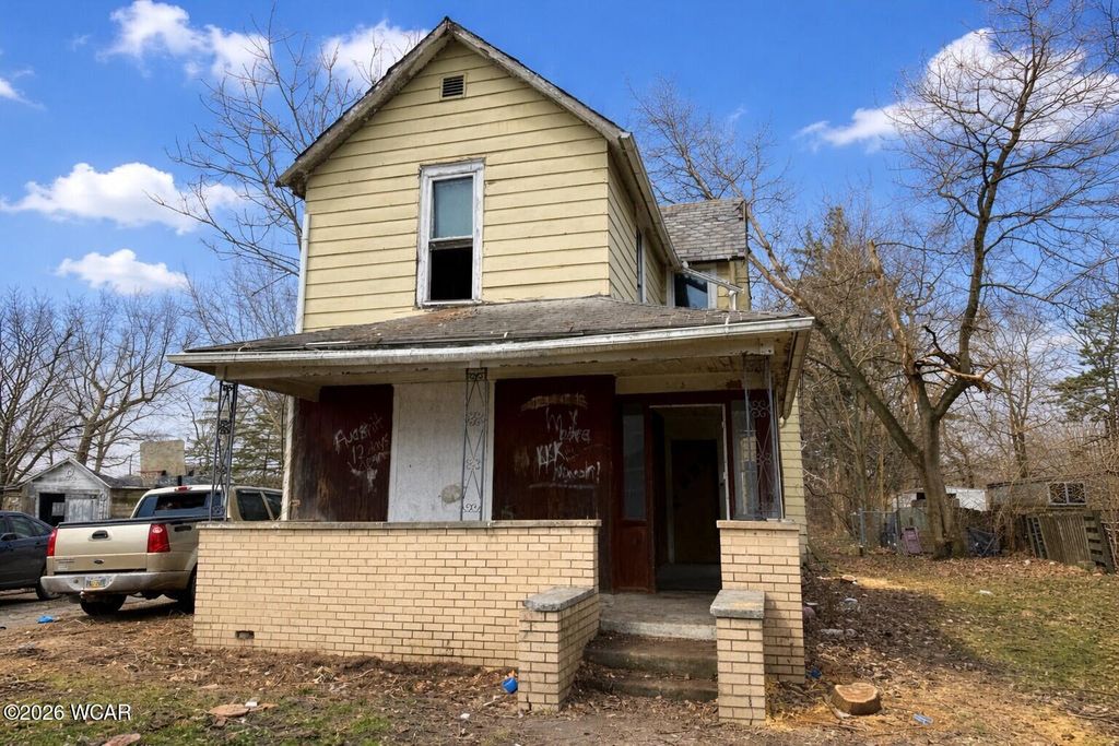 Photo of 818 Madison Avenue, Lima, OH 45804 (MLS # 309491)