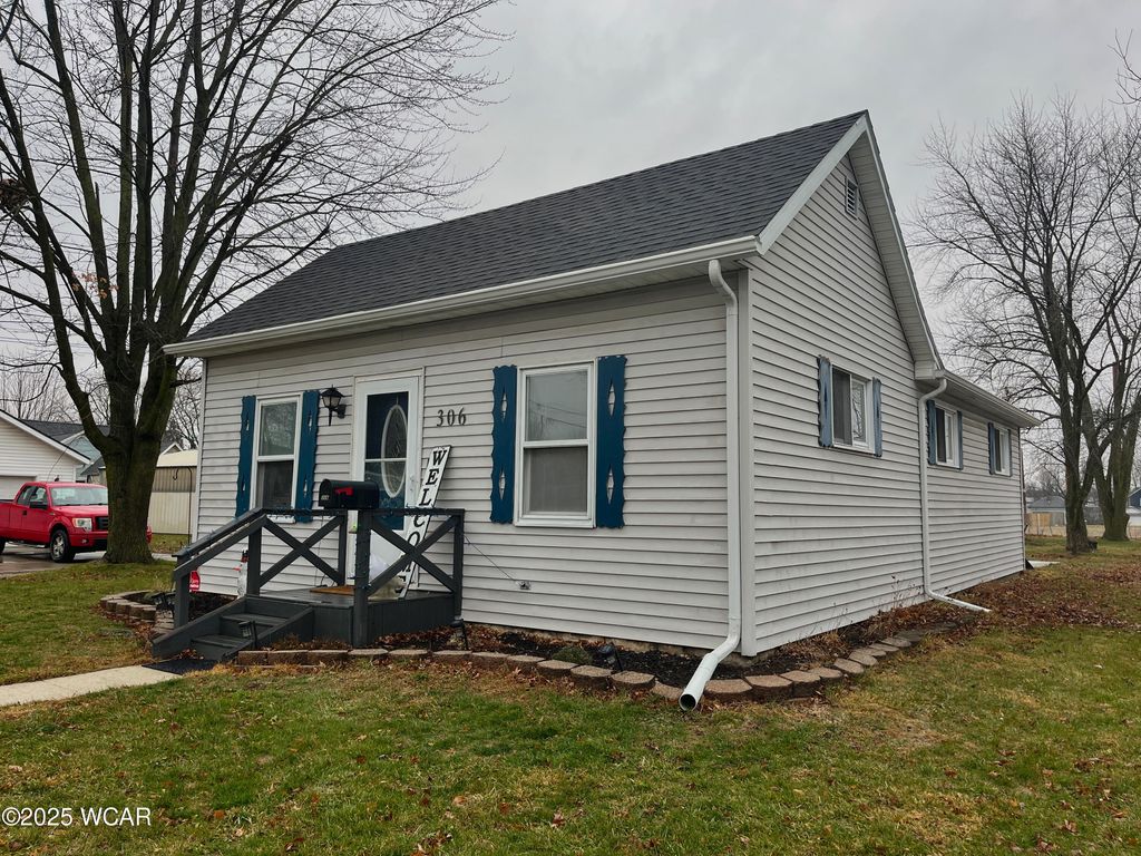 Photo of 306 W Plum Street, Wapakoneta, OH 45895 (MLS # 309109)
