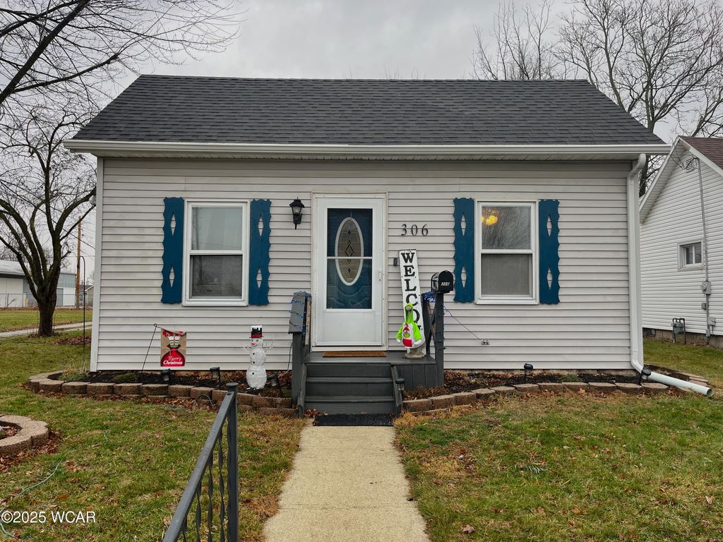 Photo of 306 W Plum Street, Wapakoneta, OH 45895 (MLS # 309109)