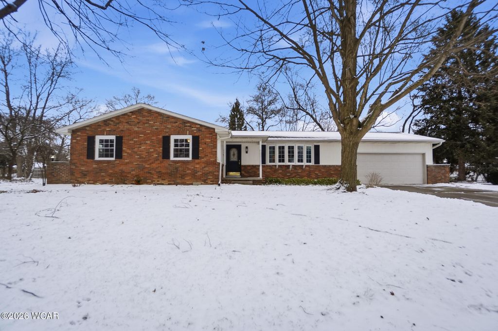 Photo of 1635 Sunrise Drive, Lima, OH 45805 (MLS # 309111)