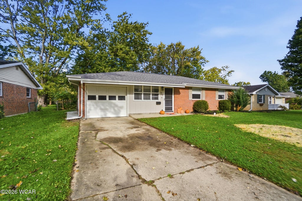 Photo of 917 N Dale Drive, Lima, OH 45805 (MLS # 311833)