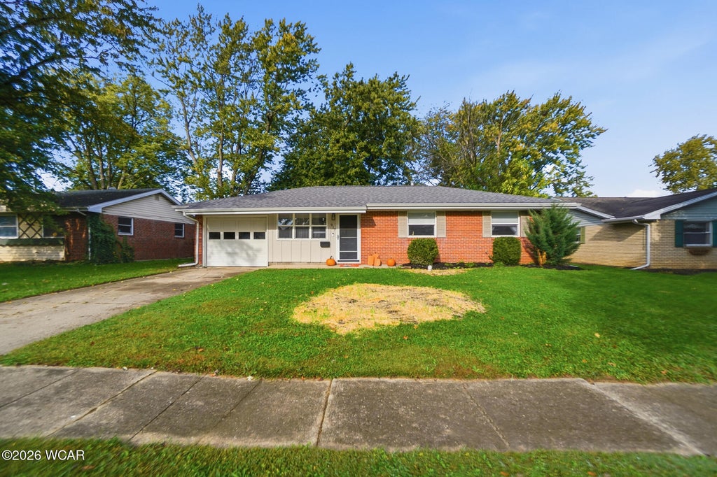 Photo of 917 N Dale Drive, Lima, OH 45805 (MLS # 311833)