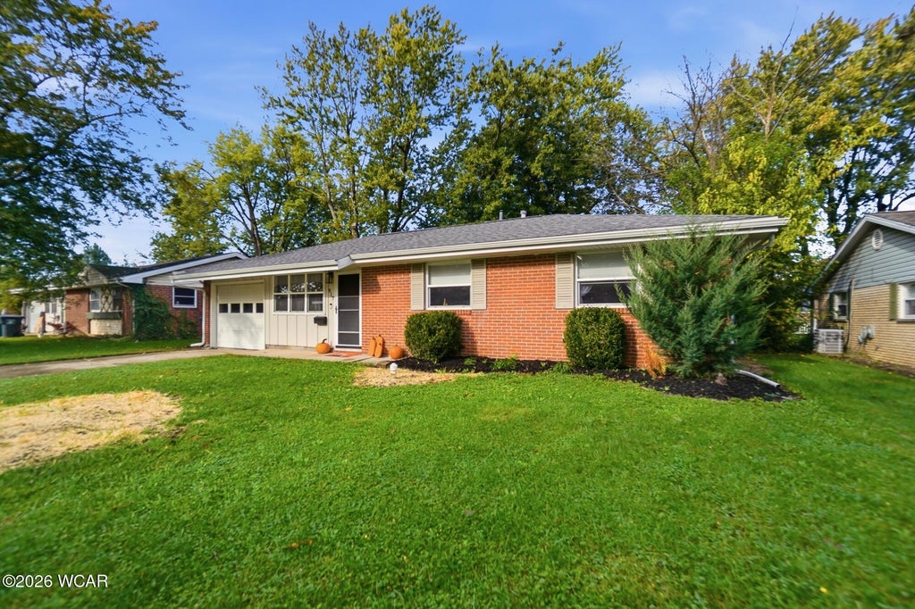 Photo of 917 N Dale Drive, Lima, OH 45805 (MLS # 311833)