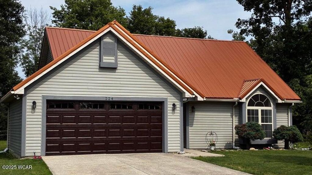 Photo of 224 Oakcrest Court, Russells Point, OH 43348 (MLS # 308909)