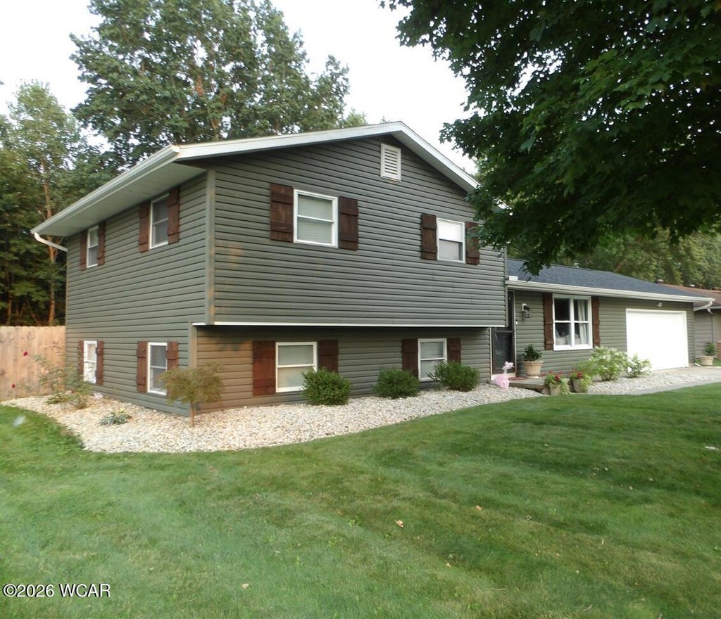 Photo of 3304 Danny Drive, Lima, OH 45801 (MLS # 311176)