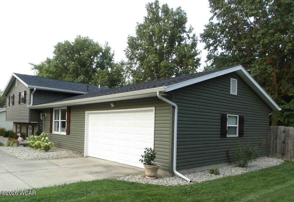 Photo of 3304 Danny Drive, Lima, OH 45801 (MLS # 311176)