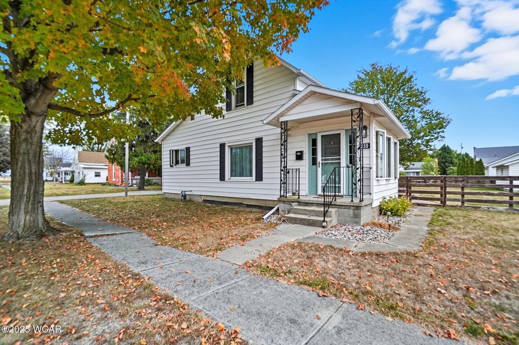 Photo of 810 N Franklin Street, Delphos, OH 45833 (MLS # 308593)