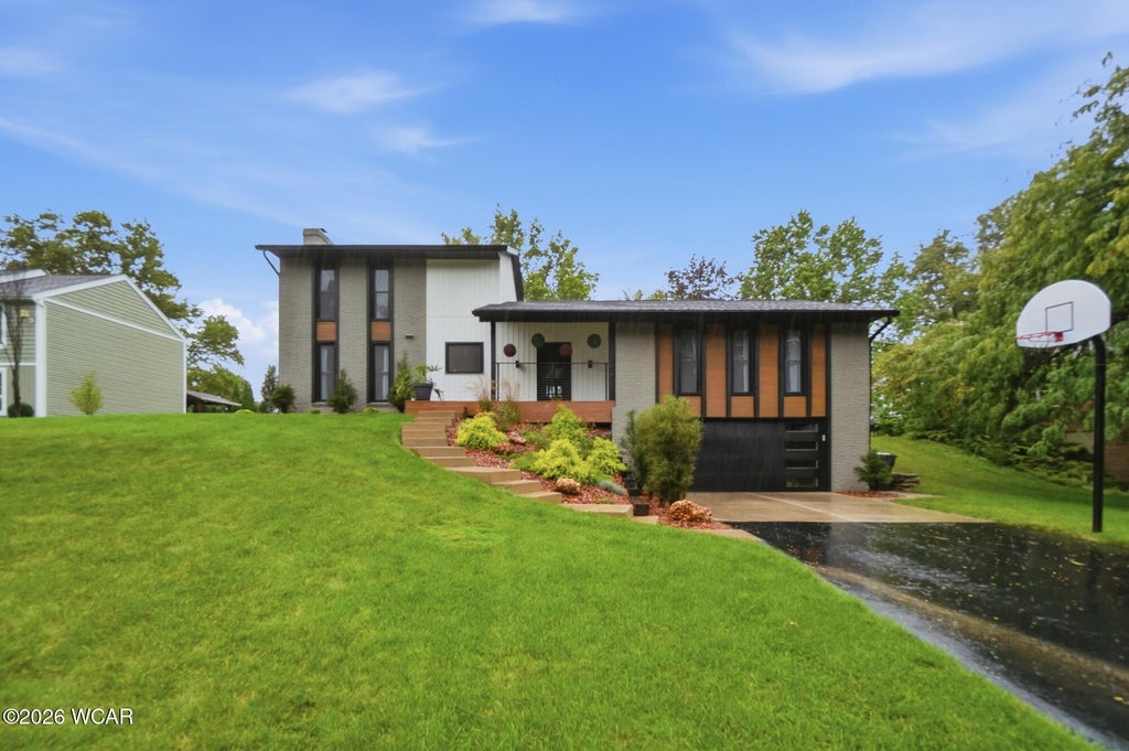 Photo of 4855 Tillamook Trail, Lima, OH 45805 (MLS # 311154)