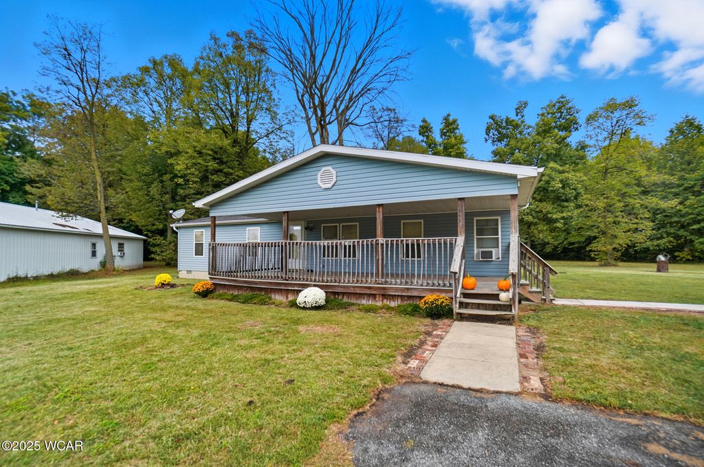 Photo of 6726 Elida Road, Lima, OH 45807 (MLS # 308490)