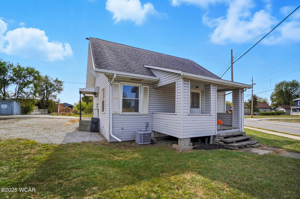 Photo of 624 S Shannon Street, Van Wert, OH 45891 (MLS # 308556)