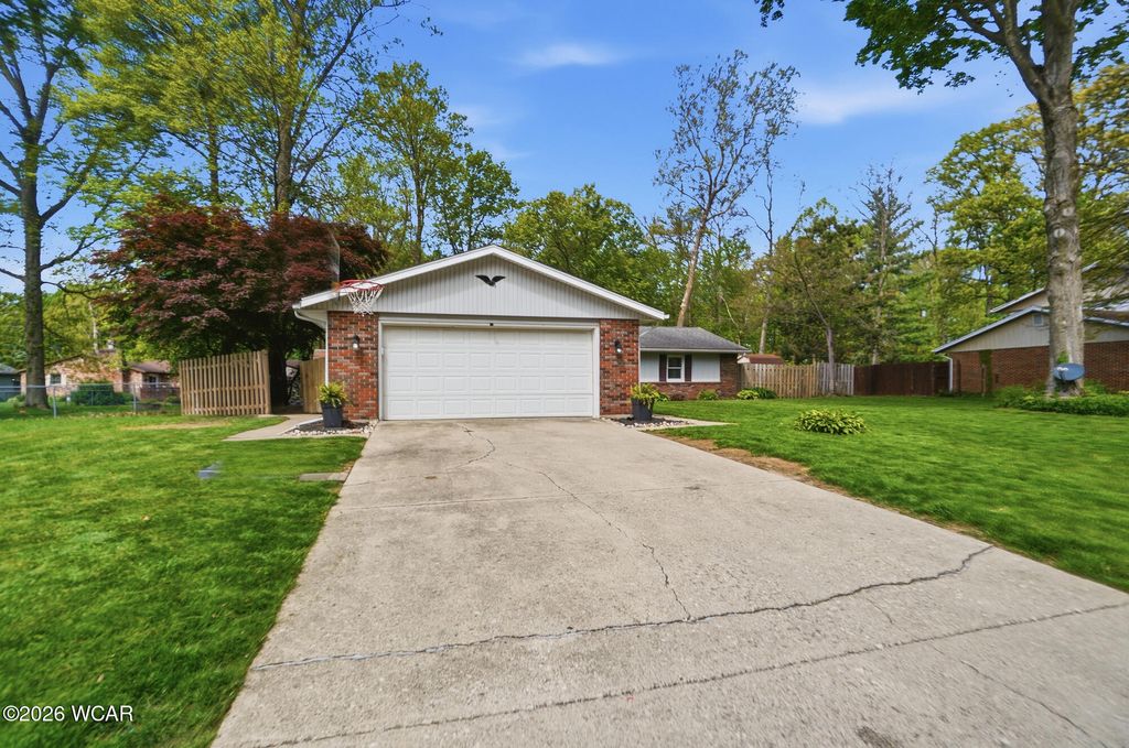 Photo of 3500 Woodhaven Lane, Lima, OH 45806 (MLS # 310234)