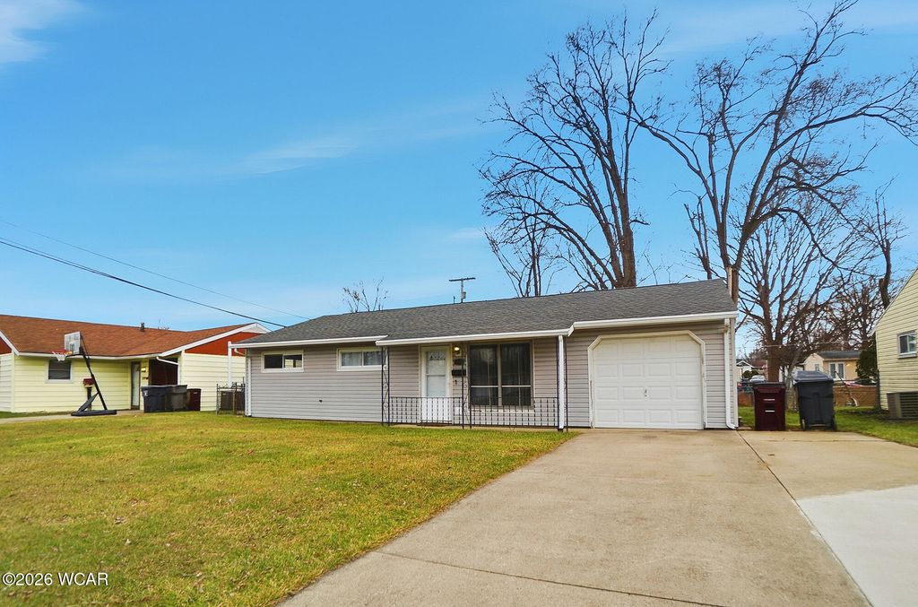 Photo of 1924 Burch Avenue, Lima, OH 45801 (MLS # 309168)