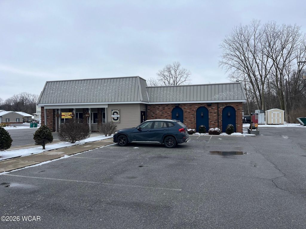 Photo of 2228 Shawnee Road, Lima, OH 45805 (MLS # 309148)