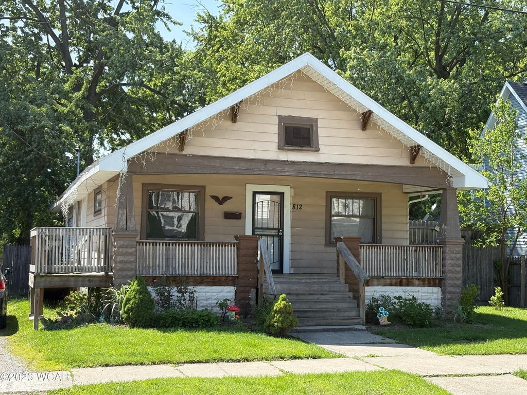 Photo of 812 S Atlantic Avenue, Lima, OH 45804 (MLS # 310333)