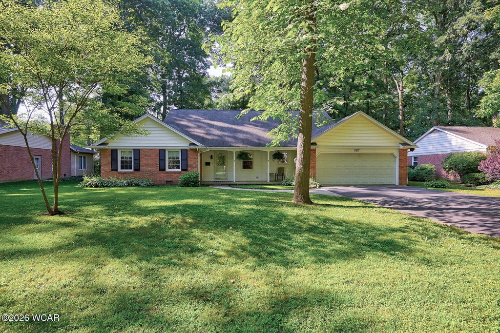 Photo of 1917 Imperial Lane, Findlay, OH 45840 (MLS # 311354)