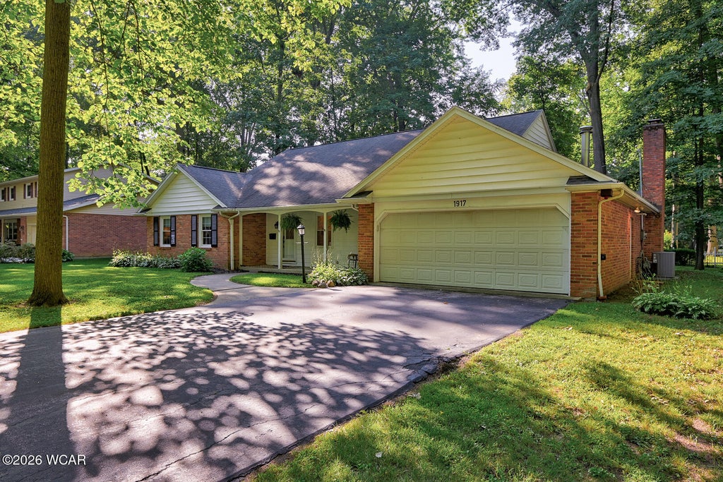 Photo of 1917 Imperial Lane, Findlay, OH 45840 (MLS # 311354)