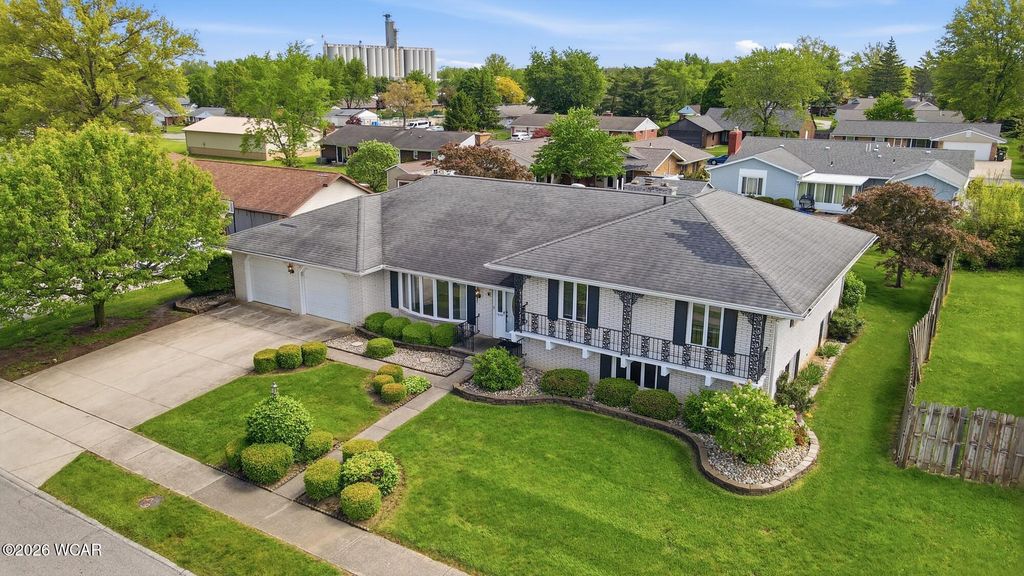 Photo of 1640 Whitehall Drive, Lima, OH 45805 (MLS # 310231)