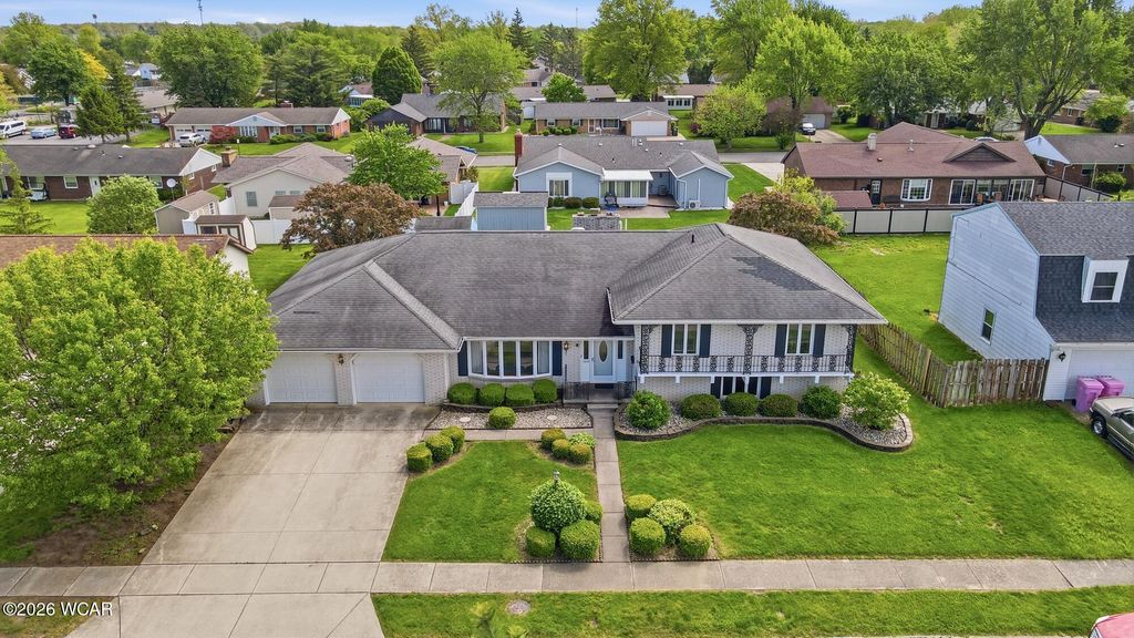 Photo of 1640 Whitehall Drive, Lima, OH 45805 (MLS # 310231)