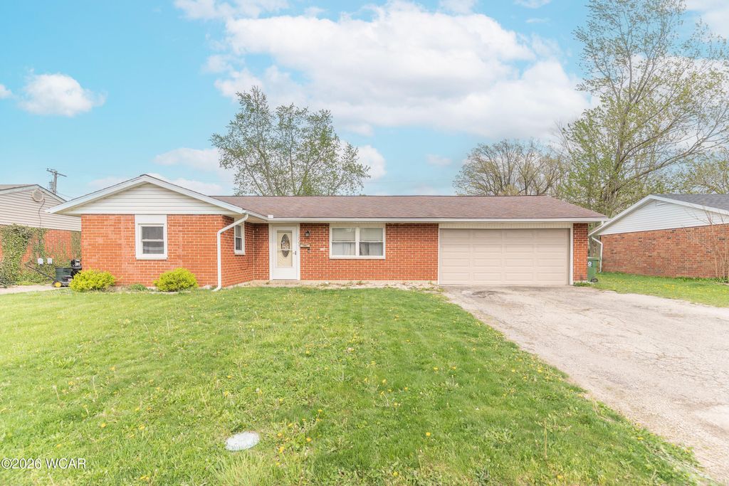 Photo of 1720 Fair Oaks Drive, Sidney, OH 45365 (MLS # 309991)