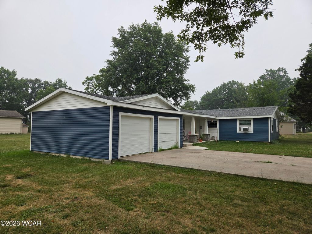 Photo of 308 E Harmon Street, Oakwood, OH 45873 (MLS # 310901)